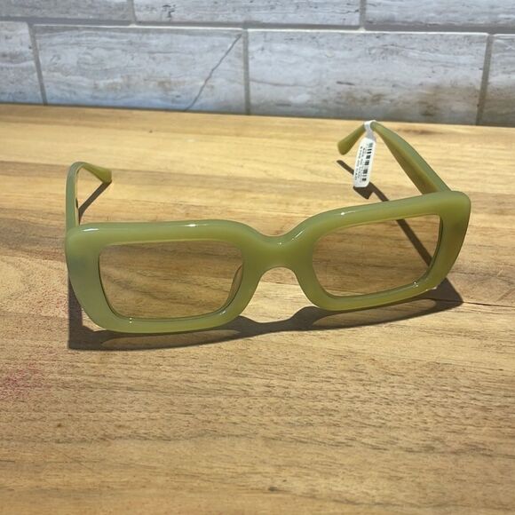 Anthropologie L Space Raie Eyewear Aries Sunglasses Green NWT - Picture 5 of 9
